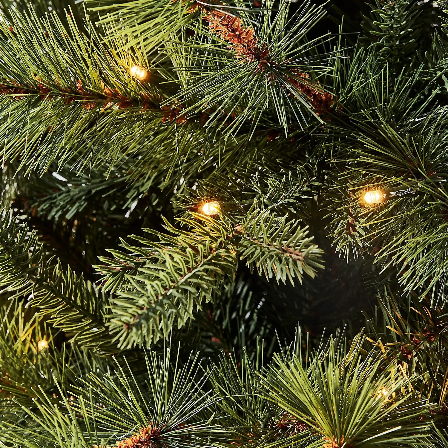 6ft 6in Geneva Pre-lit Artificial Christmas Tree 3 6ft 6in Geneva Pre-lit Artificial Christmas Tree - Image 3