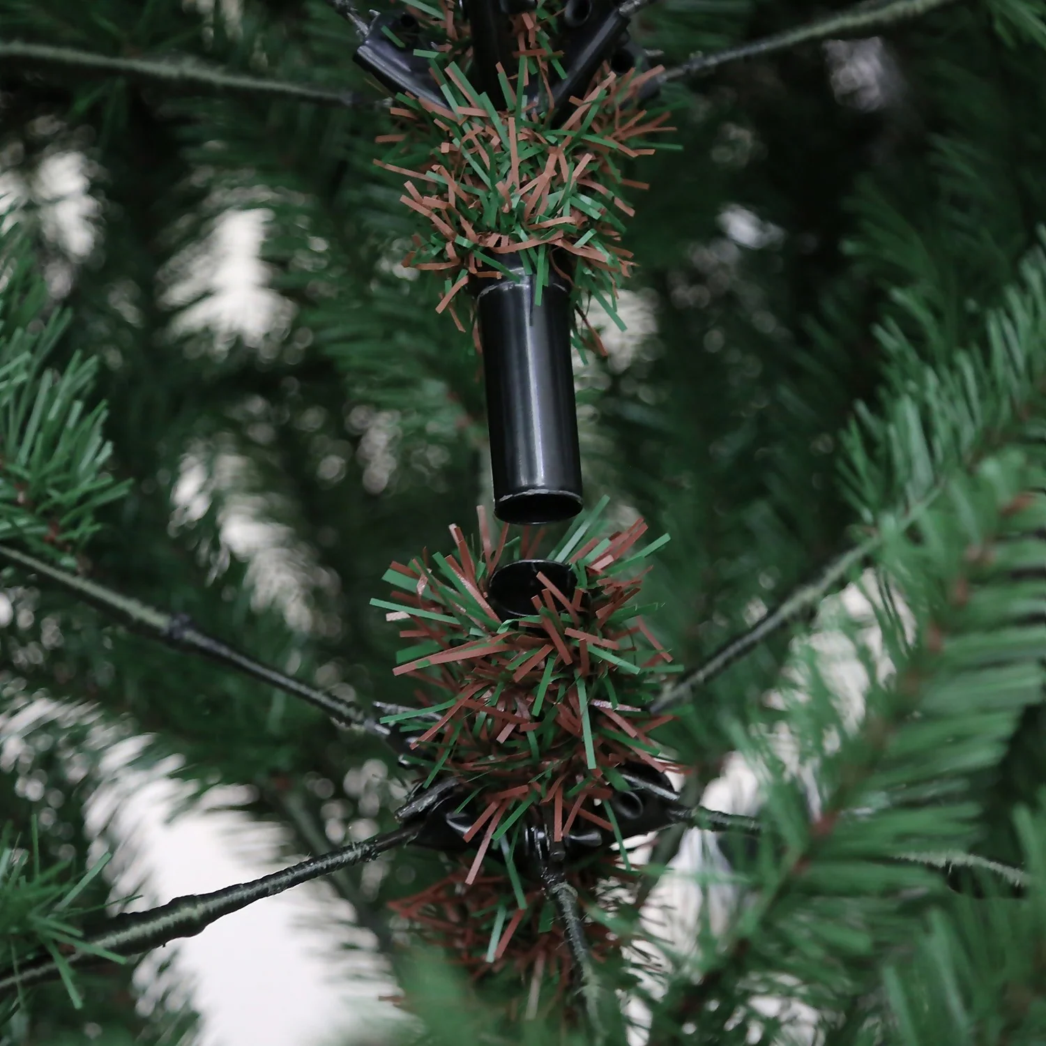 6ft 6in Geneva Pre-lit Artificial Christmas Tree 6 6ft 6in Geneva Pre-lit Artificial Christmas Tree - Image 6